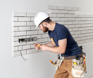 Servicios profesionales de Instalaciones Baja tensión 2 - 4 Instalaciones Baja tensión - Realizamos instalaciones eléctricas seguras y certificadas en viviendas, locales y empresas, cumpliendo con la normativa vigente. | J&N Instalaciones - 3